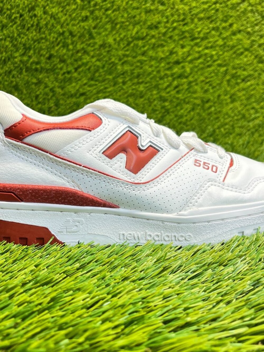 New Balance 550 Womens Size 8 Brick White Red Walking Lifestyle Shoes Sneakers